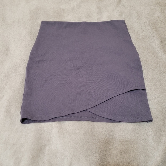 Sunday Best Mini Skirt - Size M - Picture 2 of 10